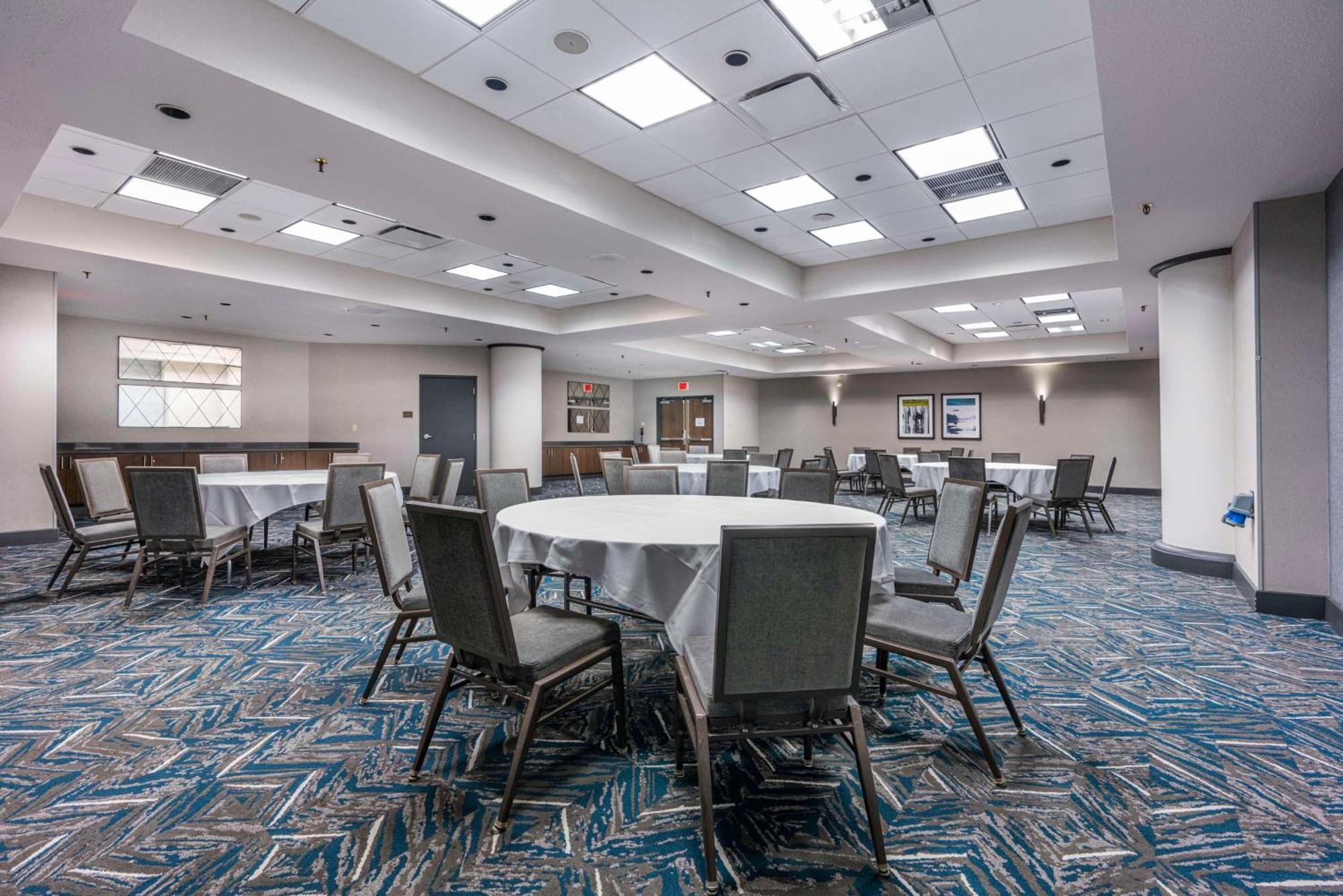 Embassy Suites By Hilton Indianapolis Downtown Dış mekan fotoğraf