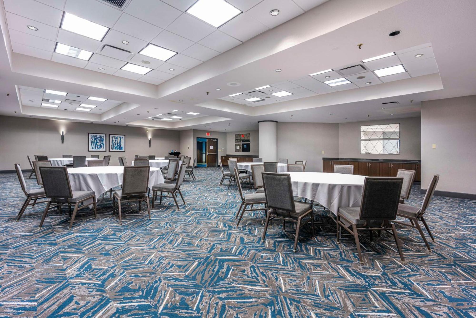 Embassy Suites By Hilton Indianapolis Downtown Dış mekan fotoğraf