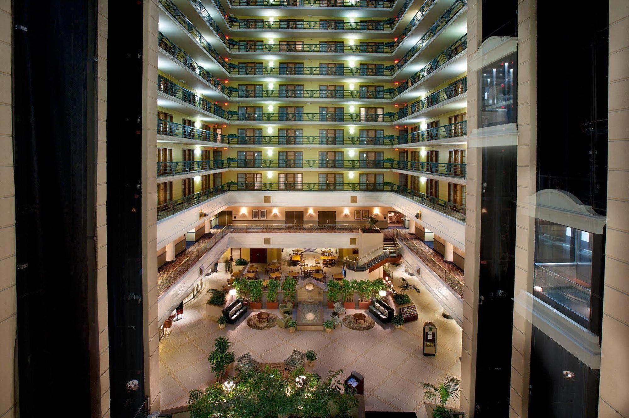 Embassy Suites By Hilton Indianapolis Downtown İç mekan fotoğraf
